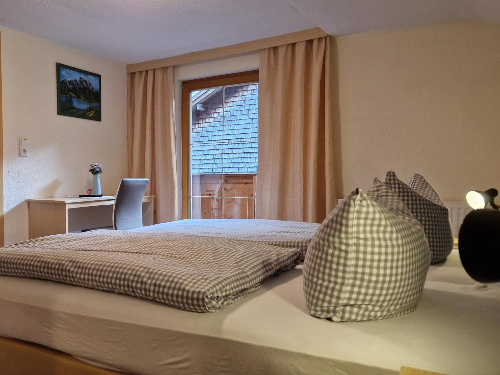 Pension Bergheim Tannheim Room photo