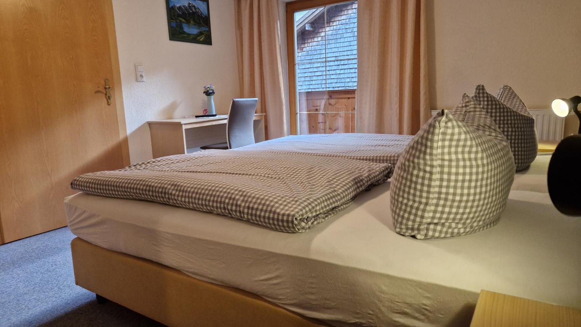 Pension Bergheim Tannheim Room photo