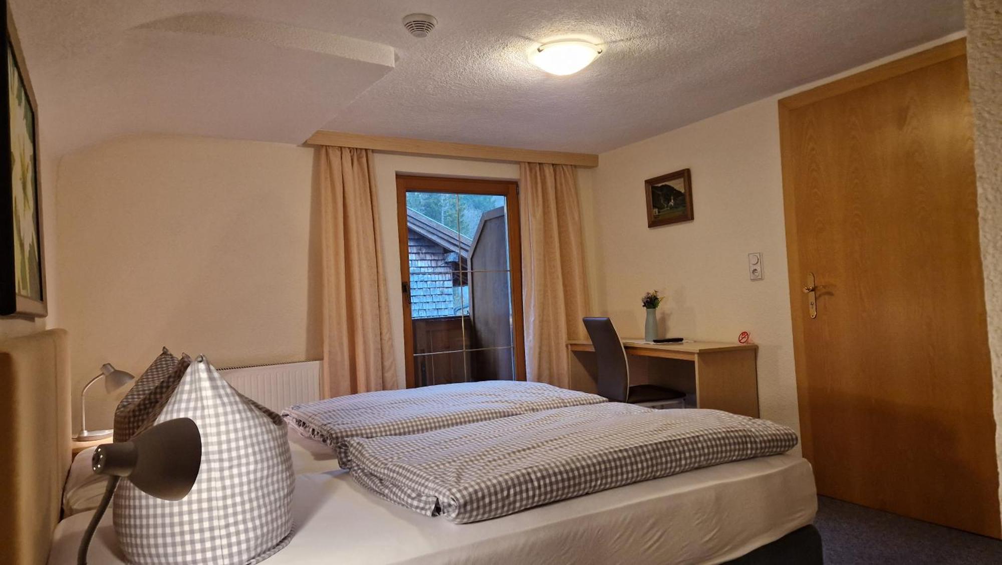 Pension Bergheim Tannheim Room photo